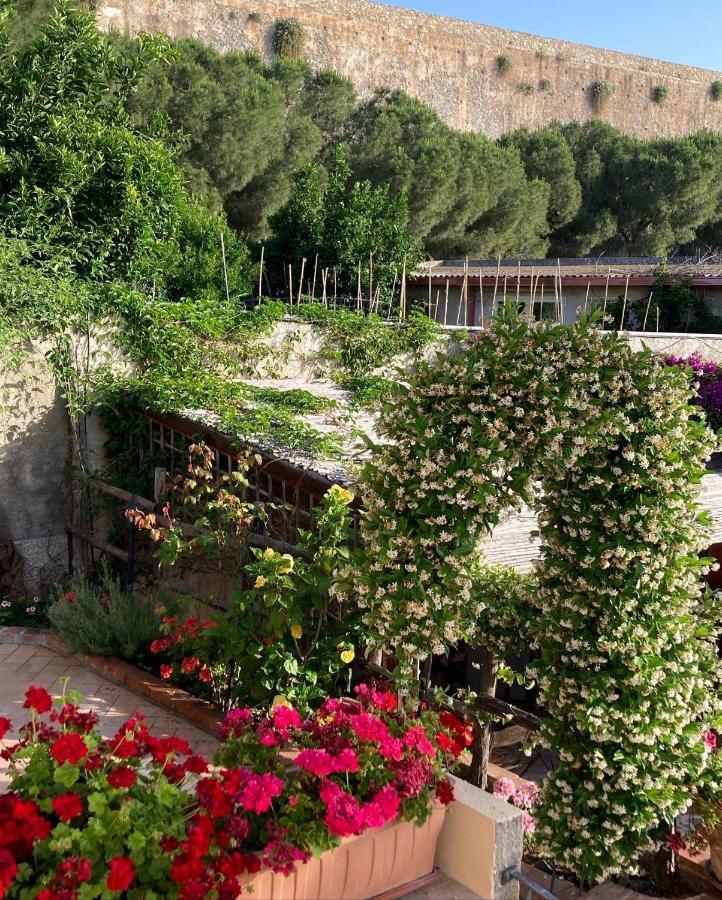 L'Antico Borgo Bed & Breakfast Milazzo Exterior photo