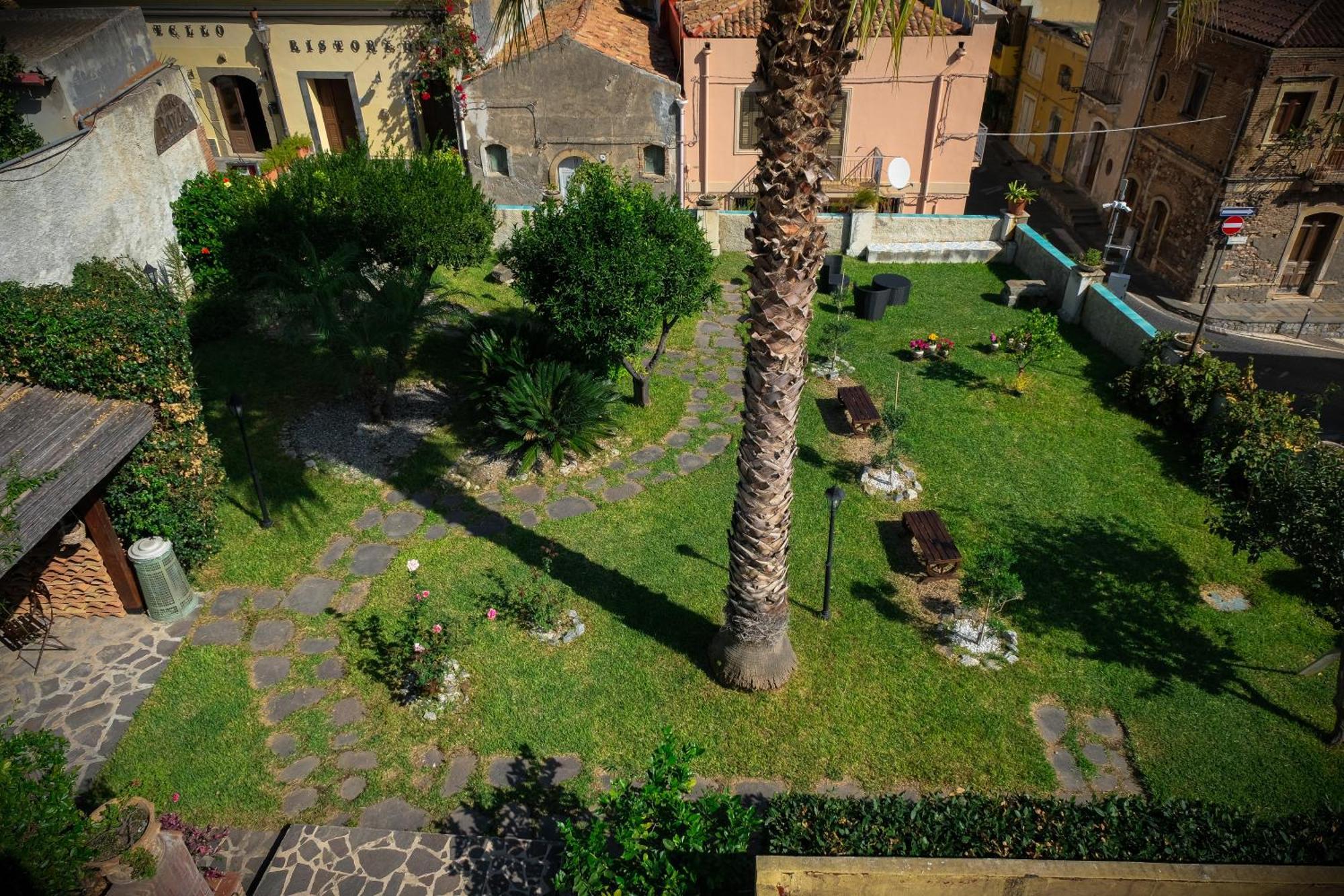 L'Antico Borgo Bed & Breakfast Milazzo Exterior photo